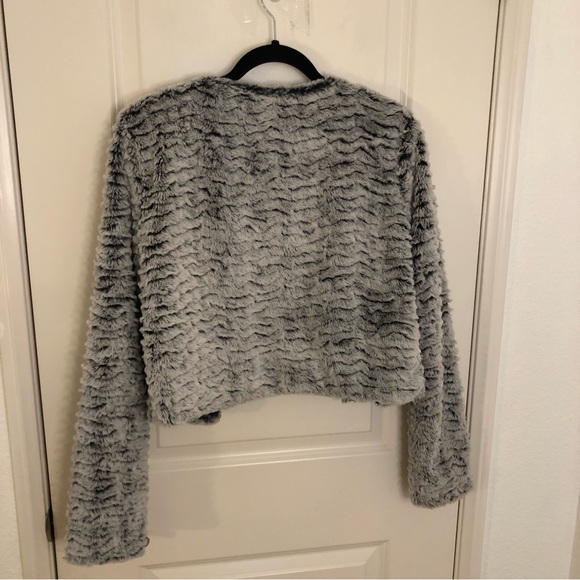Motel Rocks Grey Fuzzy Fur Like new Eye catching Jacket medium Great condition - Picture 8 of 10
